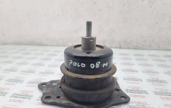 Volkswagen Polo IV 9N3 Engine mount bracket