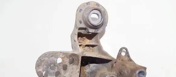 Volkswagen PASSAT B5.5 Engine mounting bracket