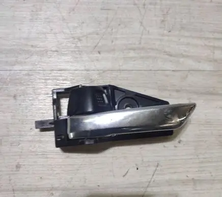 Suzuki Vitara (LY) Rear door interior handle 