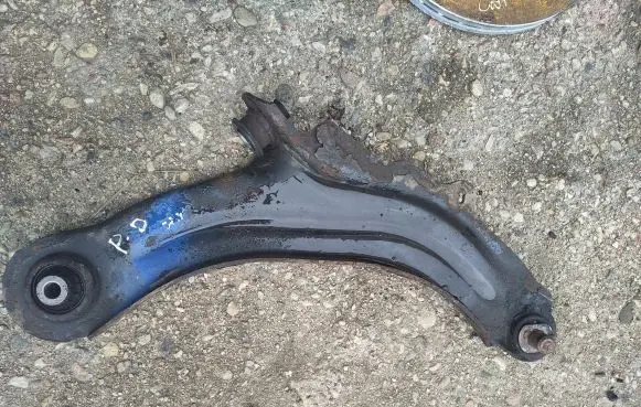 Renault Captur Front lower control arm/wishbone