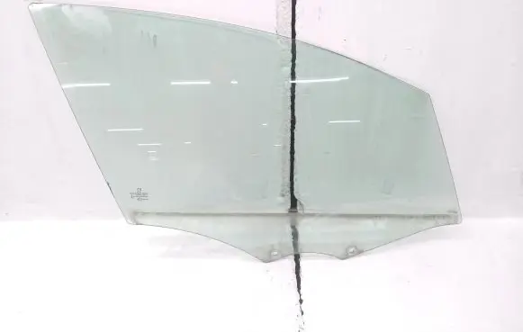 Peugeot 508 Front door window glass four-door