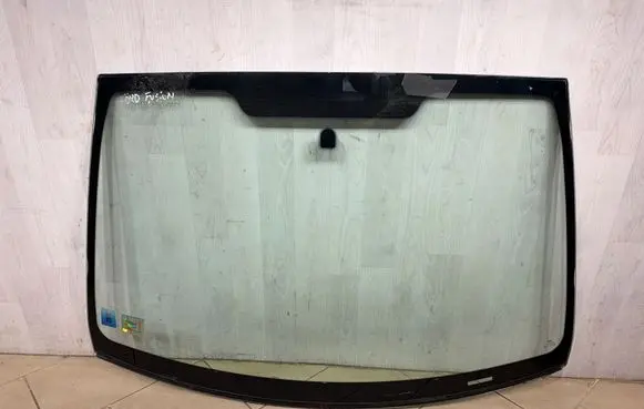 Ford Fusion Front windscreen/windshield window 43R001585