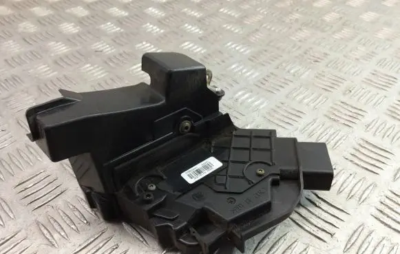 Ford Focus C-MAX Front door lock 3M5A-R21813-ER