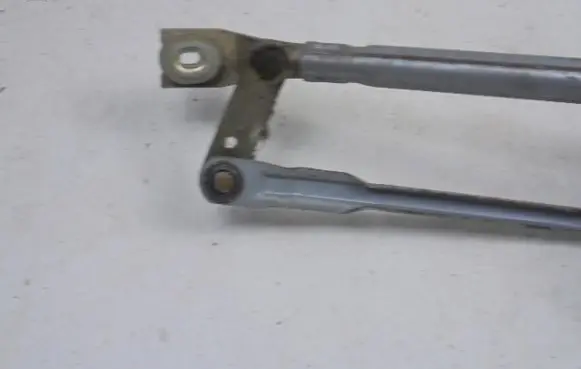 Skoda Superb B5 (3U) Front wiper linkage 8D1955605B