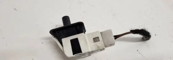 Mercedes-Benz E W211 Front door sensor coupe 2028209410