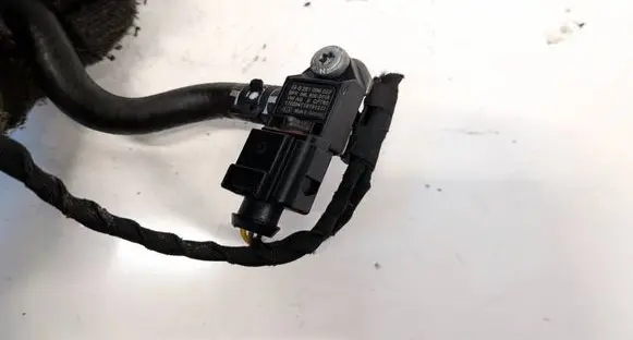 Seat Leon (5F) Exhaust gas pressure sensor 04L906051B