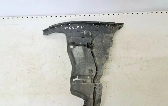 Volvo V70 Front bumper mounting bracket 08693181