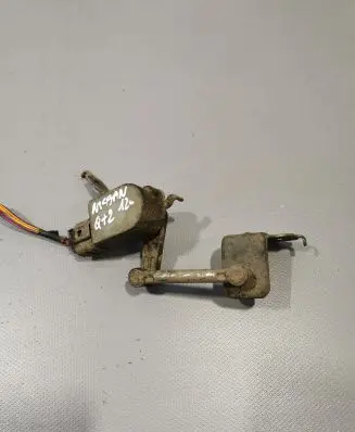 Nissan Qashqai+2 Headlight/headlamp level sensor 