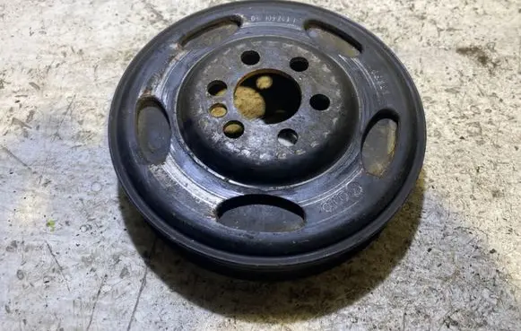 Audi A4 S4 B7 8E 8H Crankshaft pulley 06F105243J