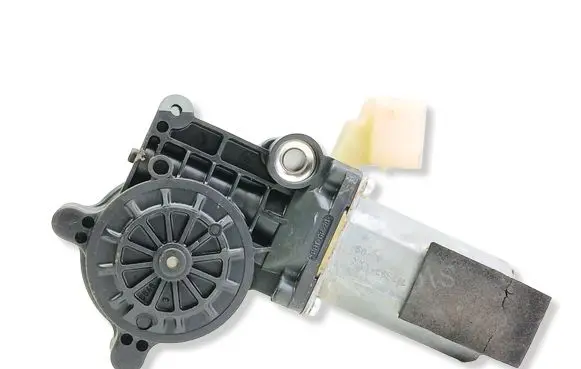 Volvo S60 Front door window regulator motor 101353XXX