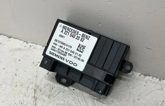 Mercedes-Benz C W204 Fuel injection pump control unit/module A2215402062 5WK11555ABF A2215402162