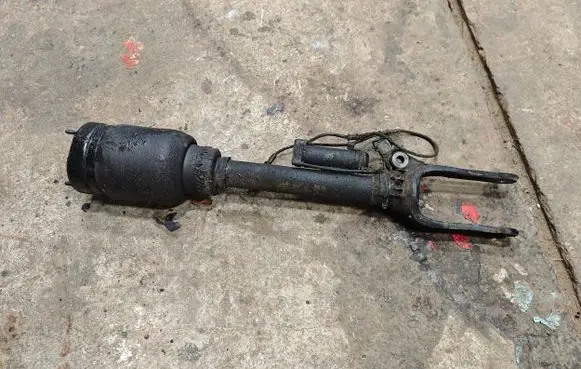 Mercedes-Benz ML W164 Air suspension front shock absorber 15140007693 B4LF1Z005A05