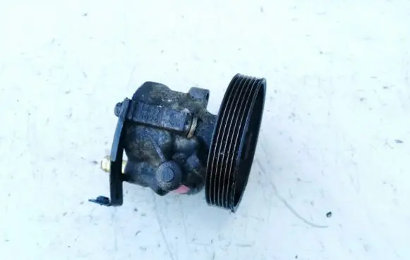 Mitsubishi Space Star Power steering pump 8200071050 26083376rv