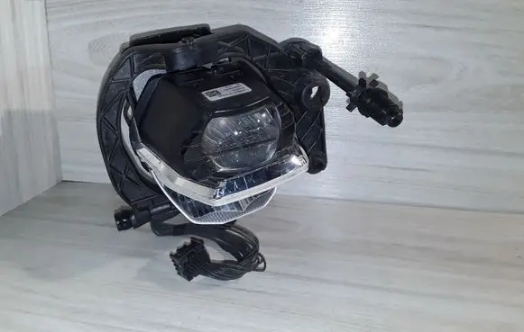 BMW M5 F90 Headlight part 1039012 10390120620 10160050000