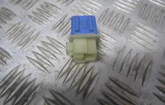 Nissan Primera Other relay 252300b000