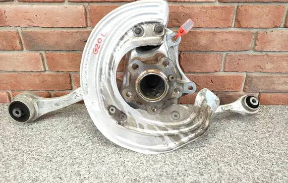 BMW 3 G20 G21 Front wheel hub 6878609