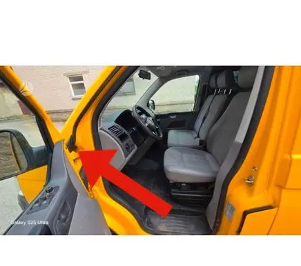 Volkswagen Multivan T5 Front door upper hinge 7H0831401B