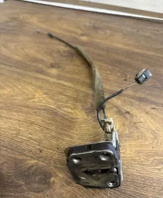 Renault Master III Rear door lock