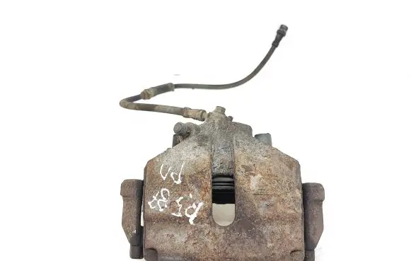 Volkswagen PASSAT B7 Front brake caliper