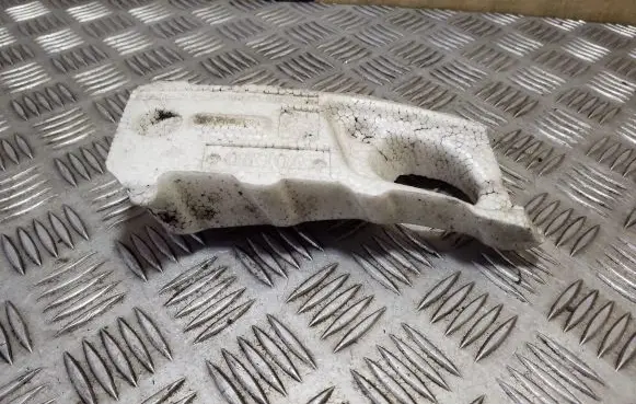 Volvo V40 Front bumper foam support bar 31383061