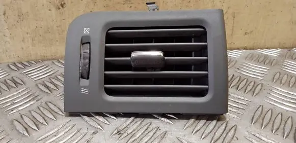 Nissan X-Trail T31 Dashboard side air vent grill/cover trim