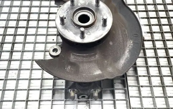 Honda CR-V Front wheel hub spindle knuckle