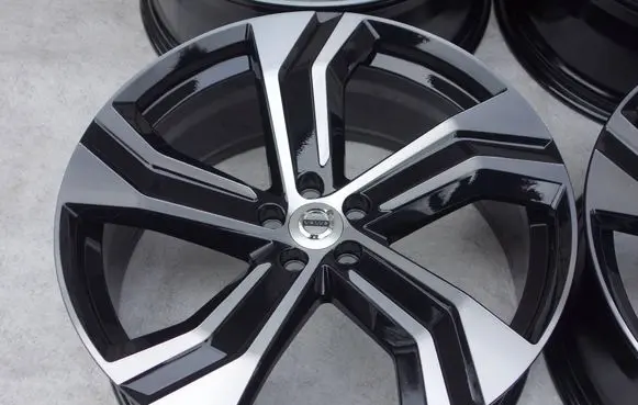 Volvo XC90 R22 alloy rim 24769448