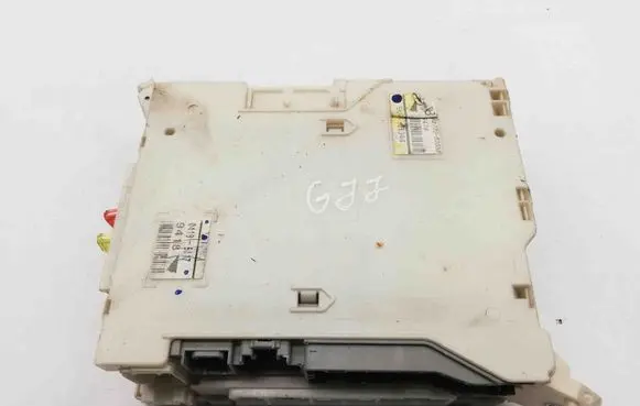 Lexus IS 220D-250-350 Central body control module 8273053050