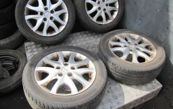 Hyundai i30 R16 alloy rim 529102L200