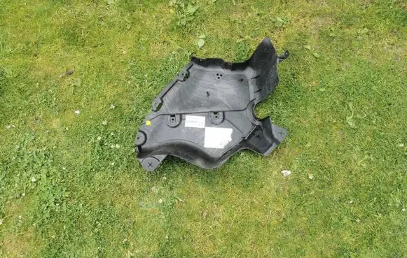 BMW 3 G20 G21 AdBlue liquid reservoir 7447185
