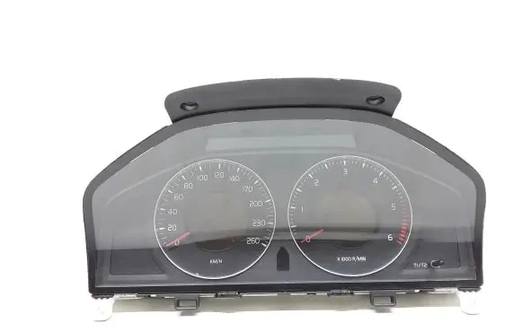 Volvo V70 Speedometer (instrument cluster) 30786623AB 30786623