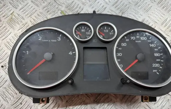 Audi A2 Speedometer (instrument cluster) 