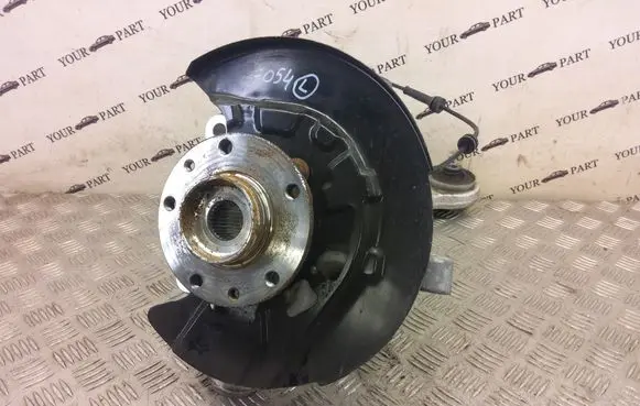 Nissan Qashqai J12 Front wheel hub spindle knuckle