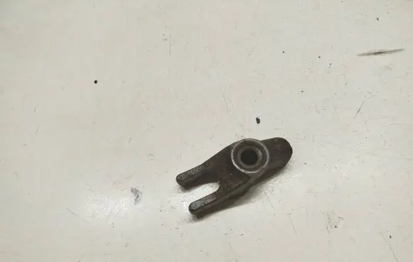 KIA Sorento Fuel Injector clamp holder 