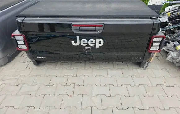 Jeep Gladiator Pickup box rear panel tailgate 