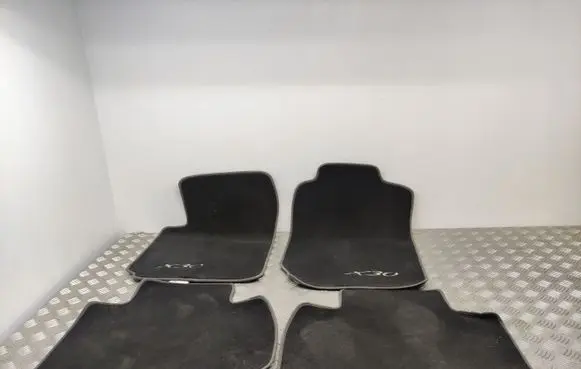 Suzuki Grand Vitara II Car floor mat set 