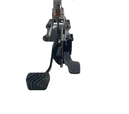 Nissan Rogue Pedal assembly 18002DF30A 6PV312404