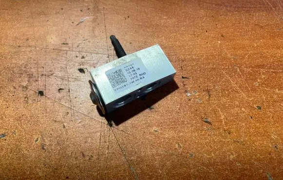 Air conditioning (A/C) expansion valve