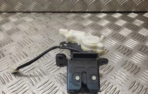 Mazda 3 I Tailgate/trunk/boot lock/catch/latch