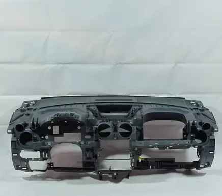 Mitsubishi Colt Dashboard MR951725 32870300