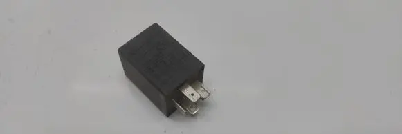 Volkswagen PASSAT B4 Window wiper relay 321955531A