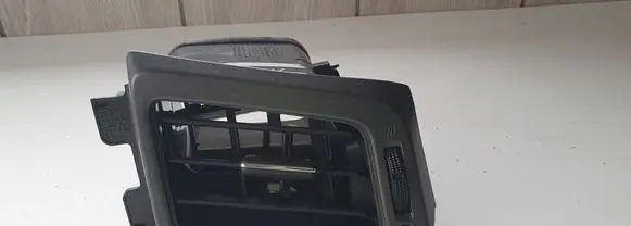 Toyota RAV 4 (XA40) Dashboard side air vent grill/cover trim 5567042110 5567042120