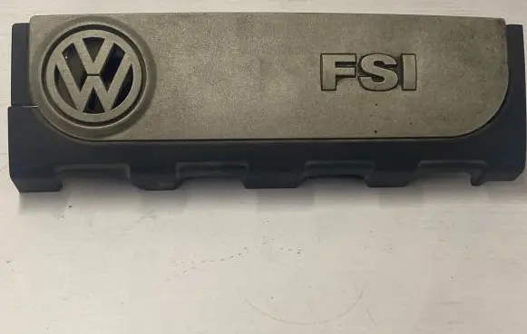 Volkswagen PASSAT B6 Engine cover (trim) 06F129208C
