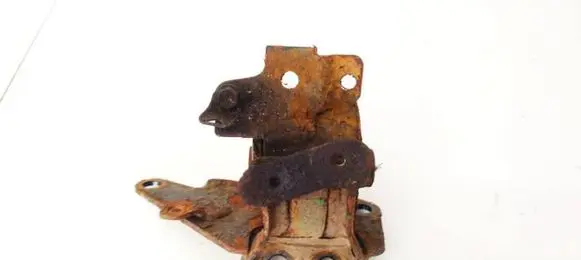 Toyota Avensis T250 Engine mount bracket