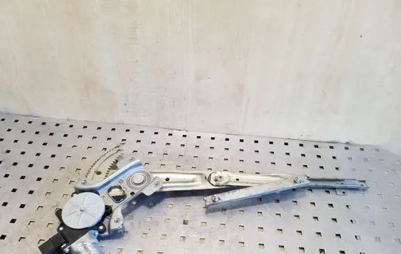 Mitsubishi Outlander Front door window regulator with motor 5713A085