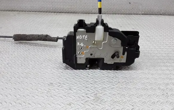 Nissan Note (E11) Rear door lock