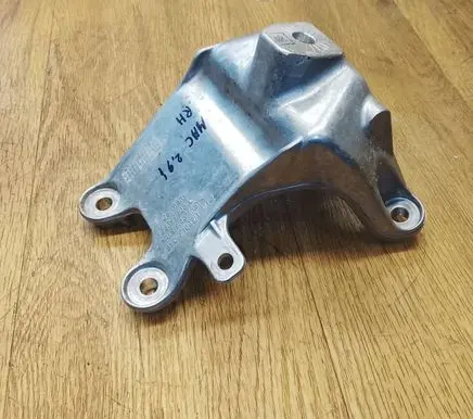 Porsche Macan (95B) Engine mounting bracket 95B199308C