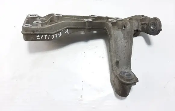 Volkswagen Golf V Front lower control arm/wishbone 