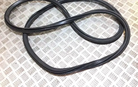 Volvo XC90 Rubber seal rear door 31457674