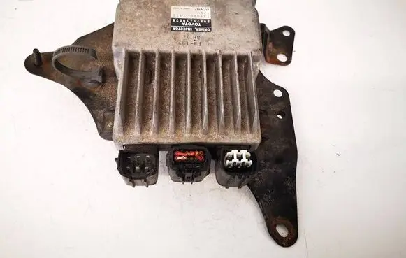 Lexus IS 220D-250-350 Fuel injection control unit/module 8987120070